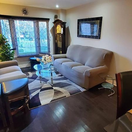 Beautiful House In Mississauga 아파트 외부 사진