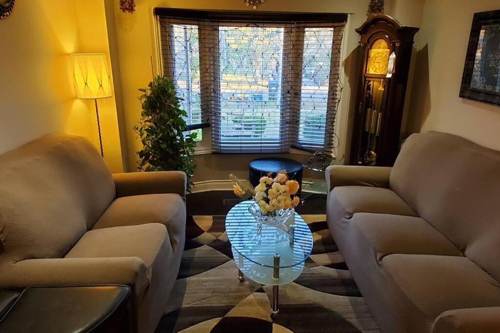 Beautiful House In Mississauga 아파트 외부 사진