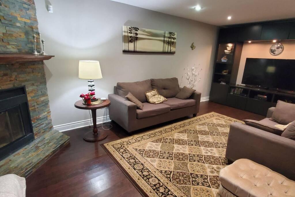 Beautiful House In Mississauga 아파트 외부 사진